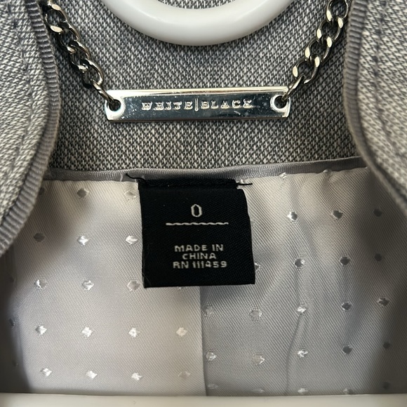 WHBM grey linen suit jacket with ruffled lapels. 3/4 sleeves. Size 0 - Picture 3 of 3